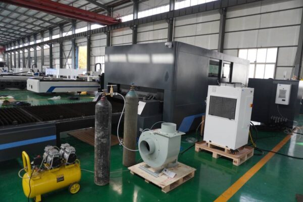 g p enclosed type double tables metal plate cutting machine